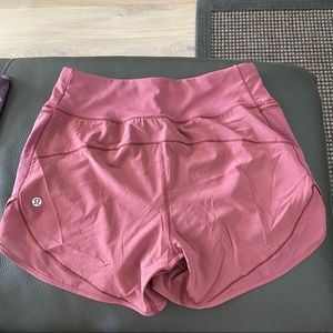 Lululemon Speed Up Short Size 4 new without tag